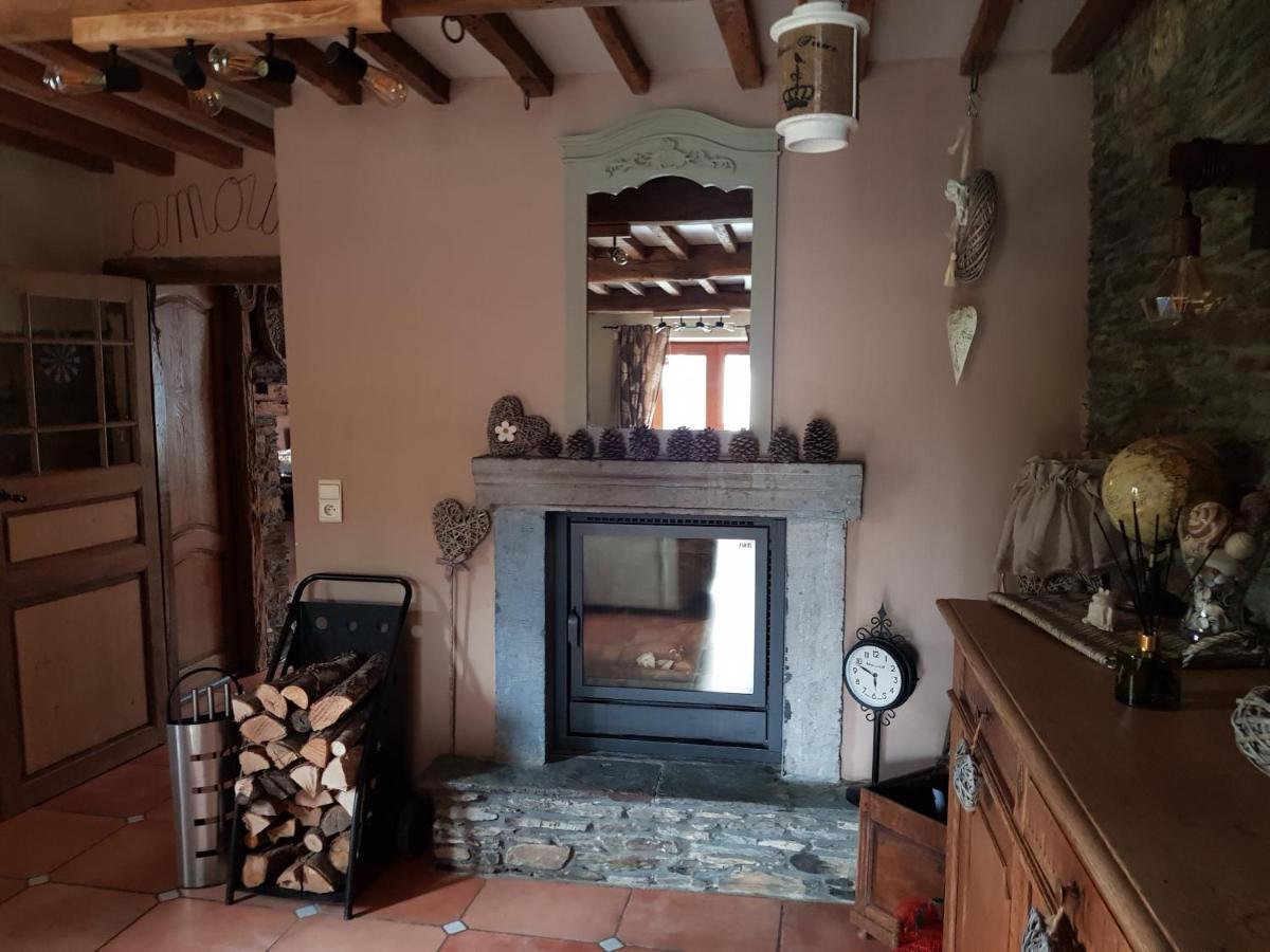 Gite Au Coeur De Champlon Esterno foto